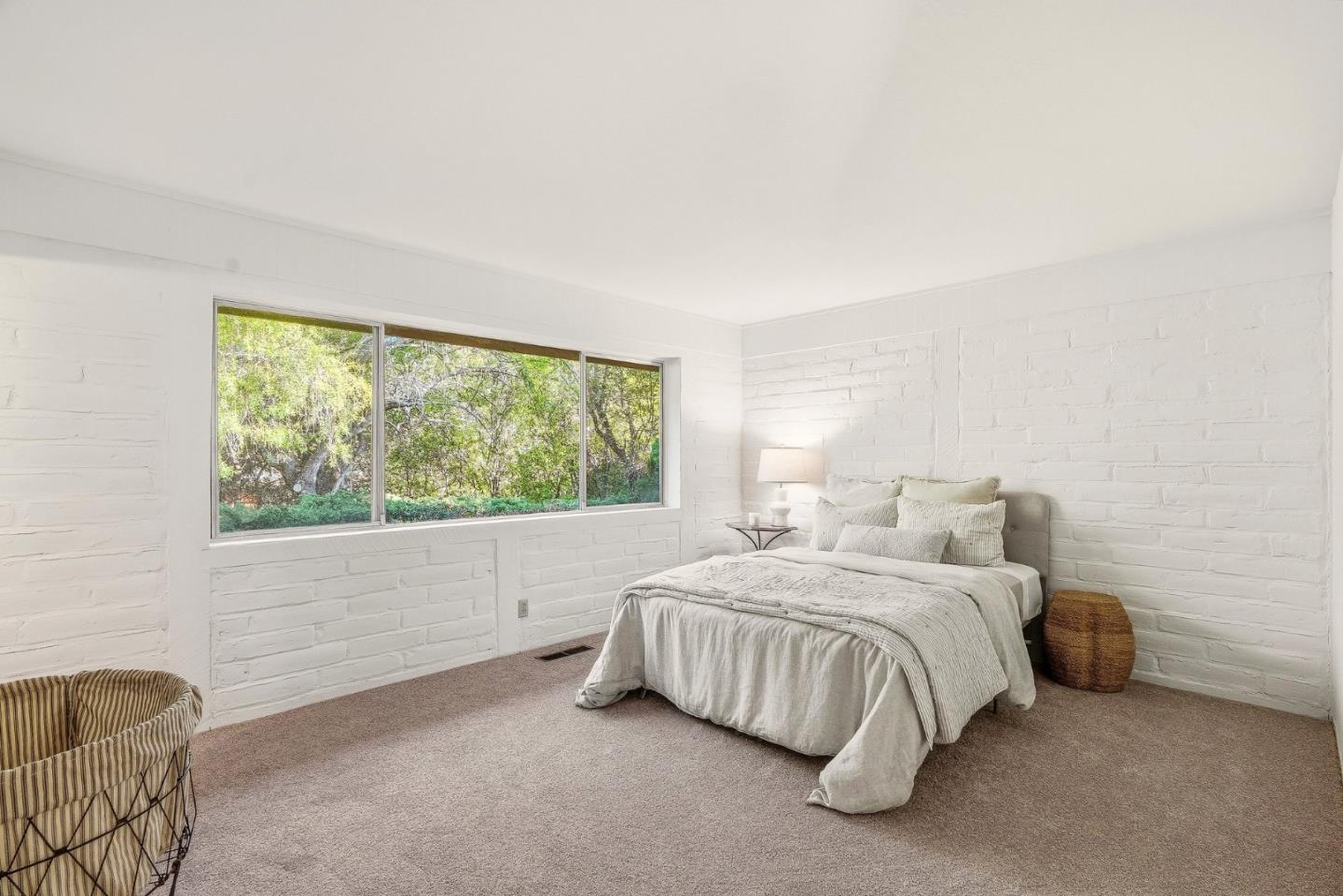 Detail Gallery Image 18 of 30 For 25664 Carmel Knolls Dr, Carmel,  CA 93923 - 3 Beds | 2 Baths