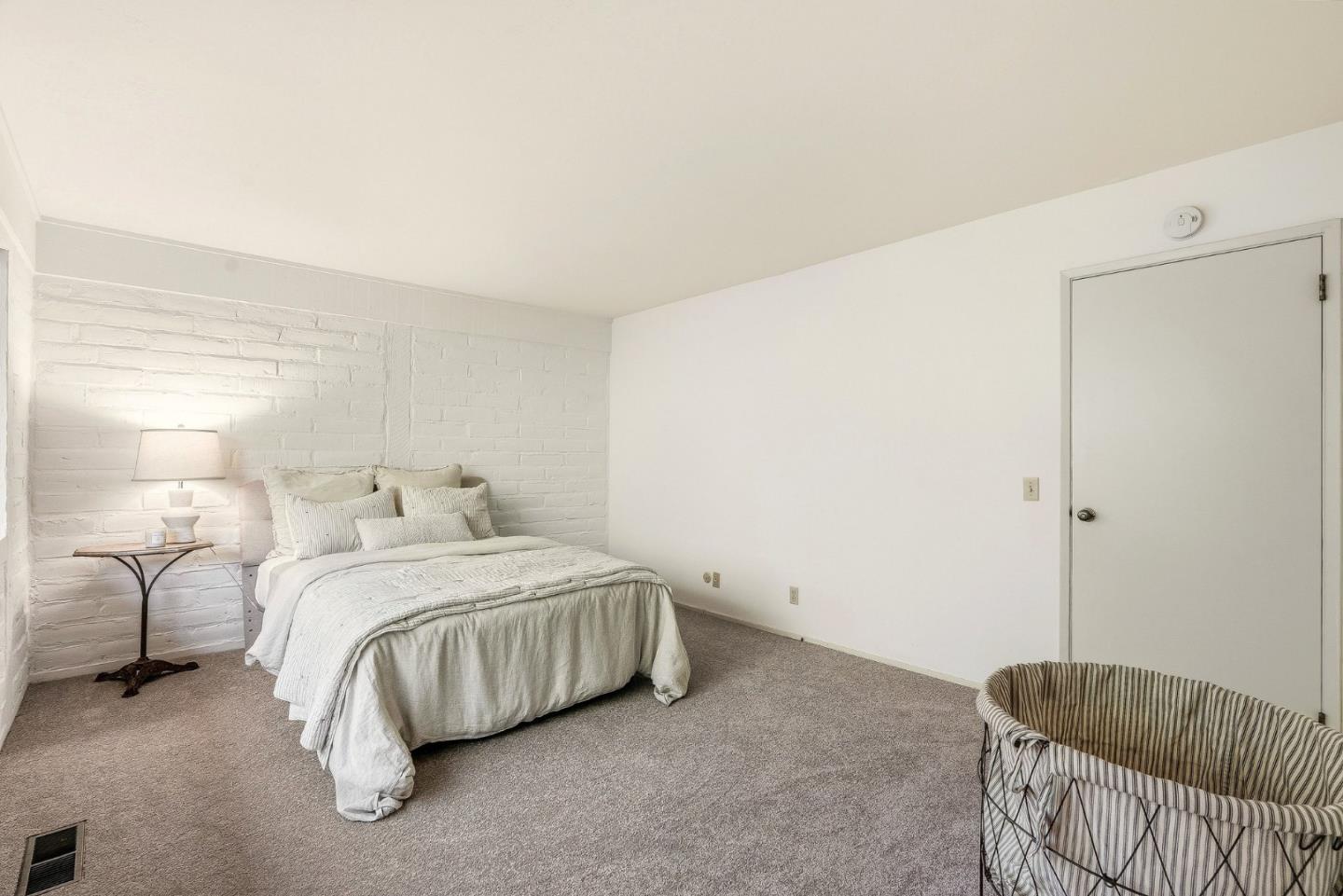 Detail Gallery Image 20 of 30 For 25664 Carmel Knolls Dr, Carmel,  CA 93923 - 3 Beds | 2 Baths