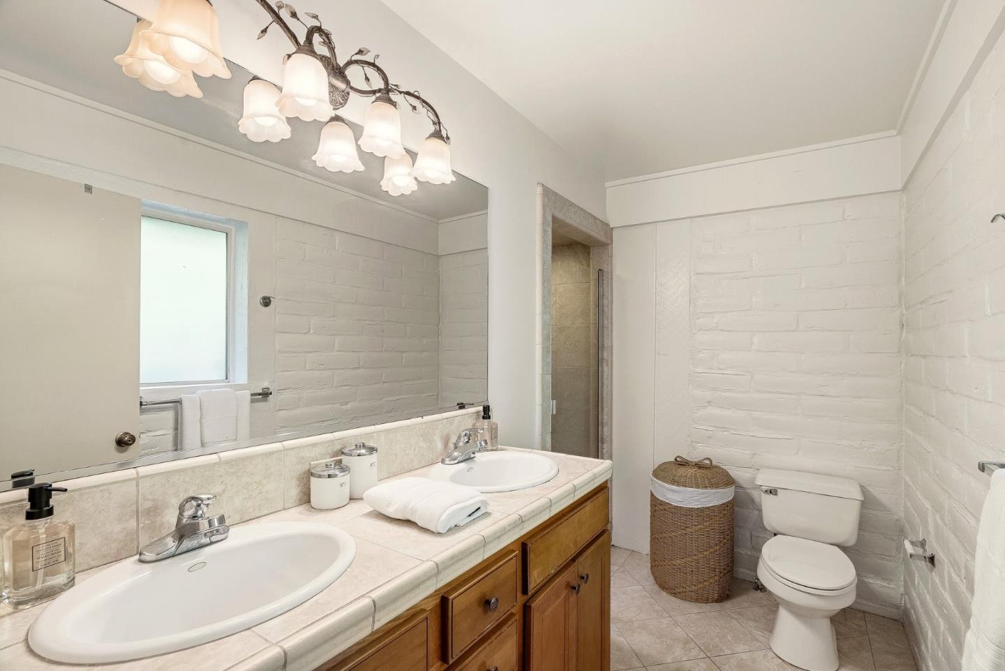 Detail Gallery Image 21 of 30 For 25664 Carmel Knolls Dr, Carmel,  CA 93923 - 3 Beds | 2 Baths