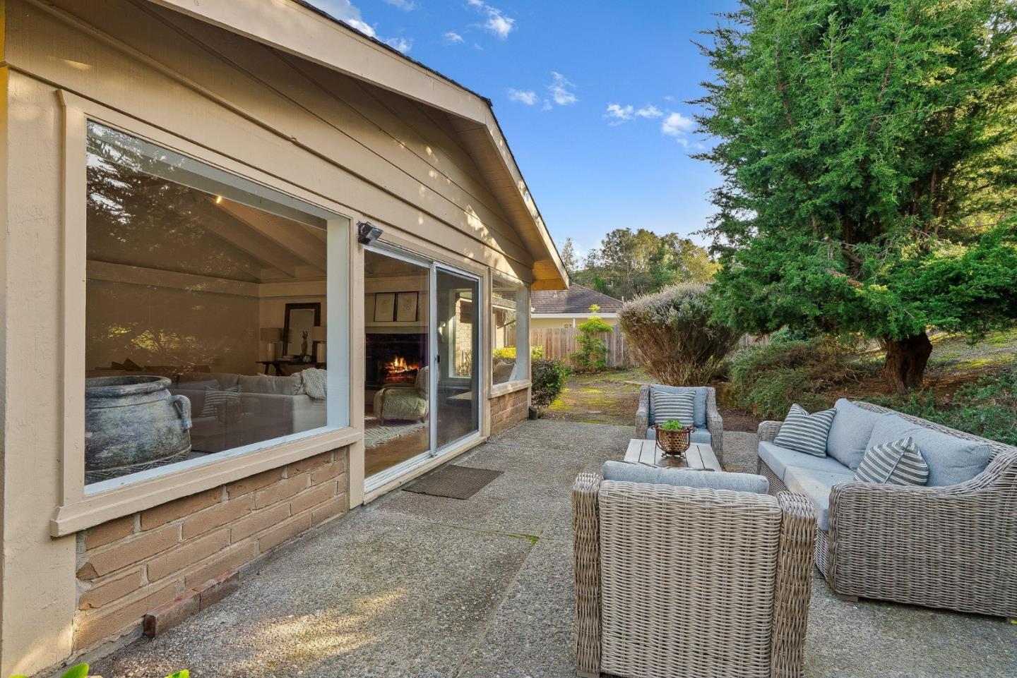 Detail Gallery Image 25 of 30 For 25664 Carmel Knolls Dr, Carmel,  CA 93923 - 3 Beds | 2 Baths