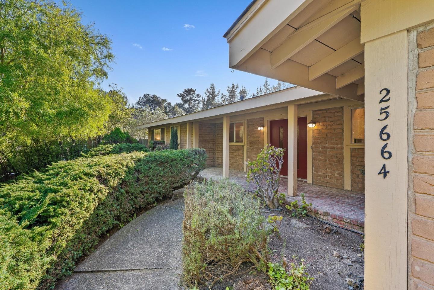 Detail Gallery Image 4 of 30 For 25664 Carmel Knolls Dr, Carmel,  CA 93923 - 3 Beds | 2 Baths