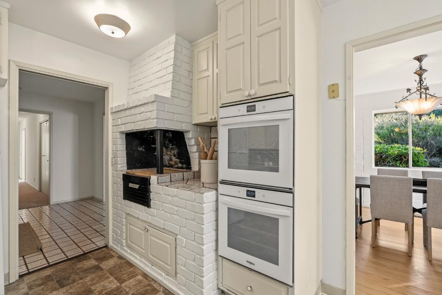 Detail Gallery Image 8 of 30 For 25664 Carmel Knolls Dr, Carmel,  CA 93923 - 3 Beds | 2 Baths