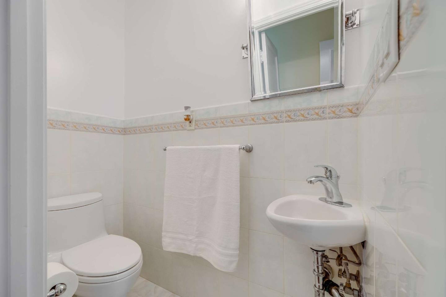 Detail Gallery Image 15 of 38 For 1352 34th Ave, San Francisco,  CA 94122 - 4 Beds | 3/1 Baths