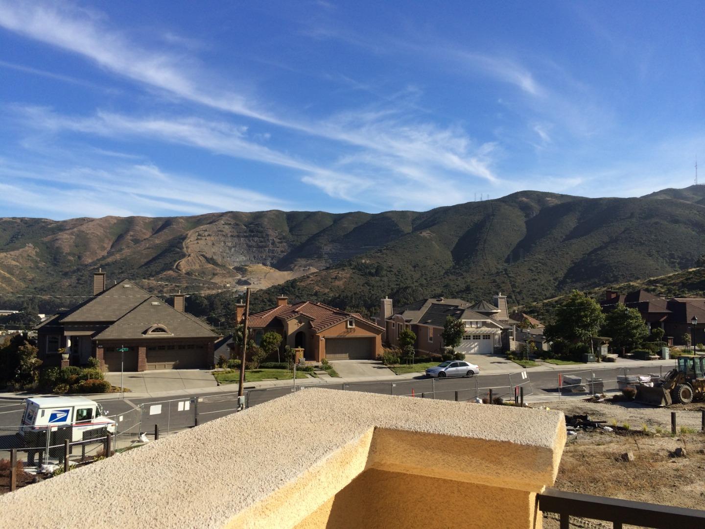 Detail Gallery Image 19 of 40 For Butterweed Ln, Brisbane,  CA 94005 - 5 Beds | 3 Baths