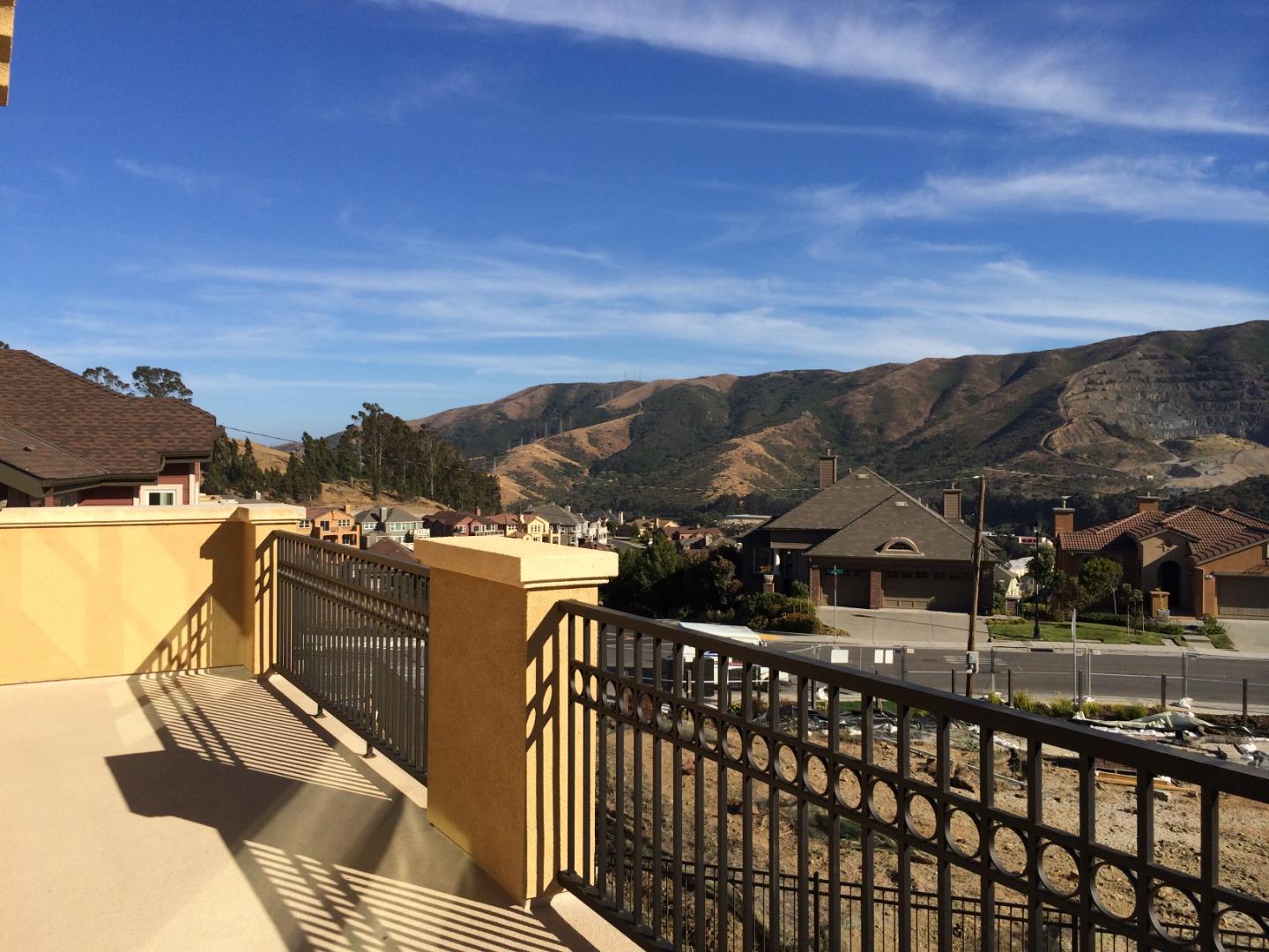 Detail Gallery Image 22 of 40 For Butterweed Ln, Brisbane,  CA 94005 - 5 Beds | 3 Baths