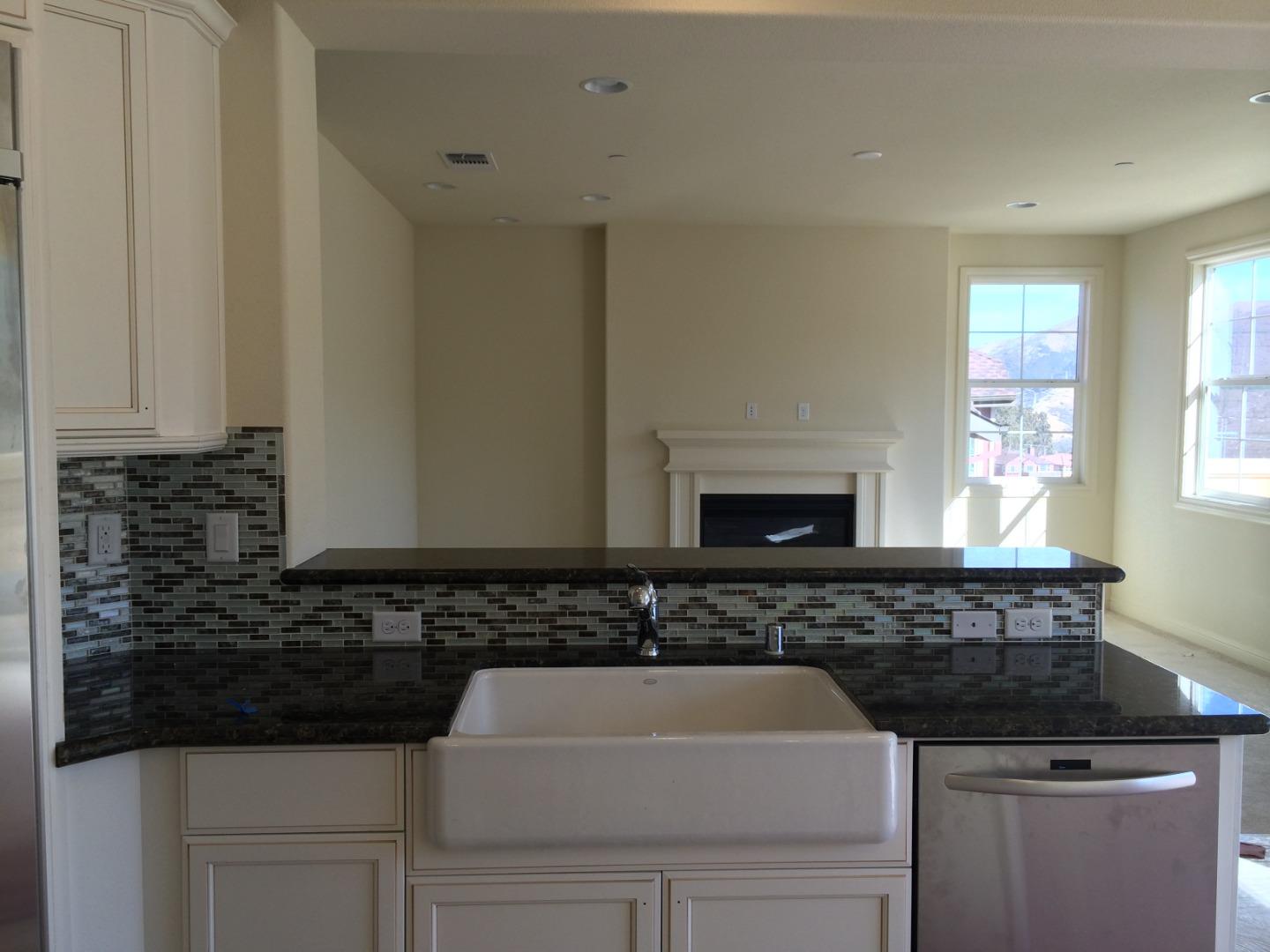 Detail Gallery Image 27 of 40 For Butterweed Ln, Brisbane,  CA 94005 - 5 Beds | 3 Baths