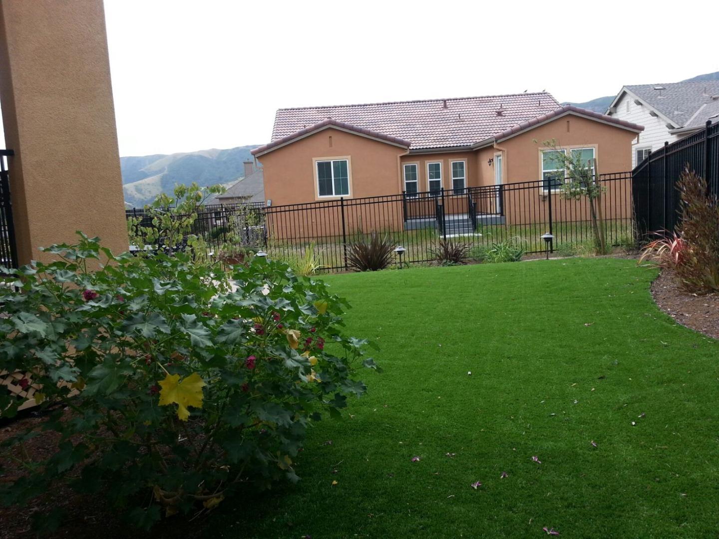 Detail Gallery Image 5 of 40 For Butterweed Ln, Brisbane,  CA 94005 - 5 Beds | 3 Baths