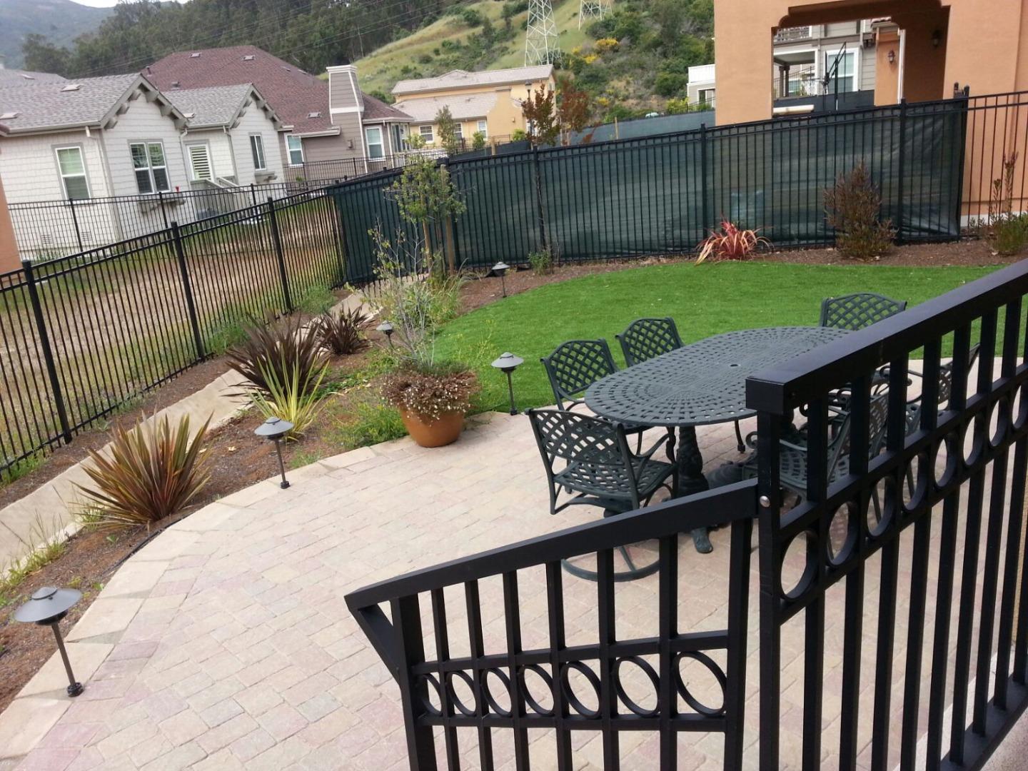 Detail Gallery Image 8 of 40 For Butterweed Ln, Brisbane,  CA 94005 - 5 Beds | 3 Baths