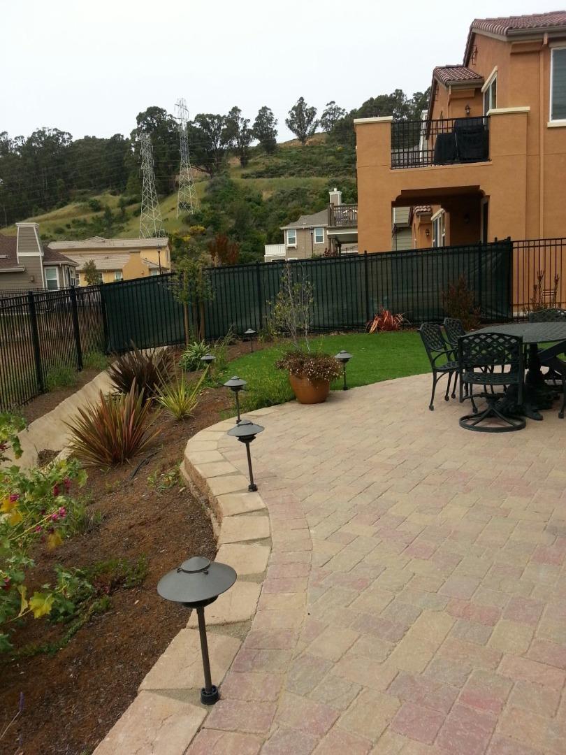 Detail Gallery Image 9 of 40 For Butterweed Ln, Brisbane,  CA 94005 - 5 Beds | 3 Baths