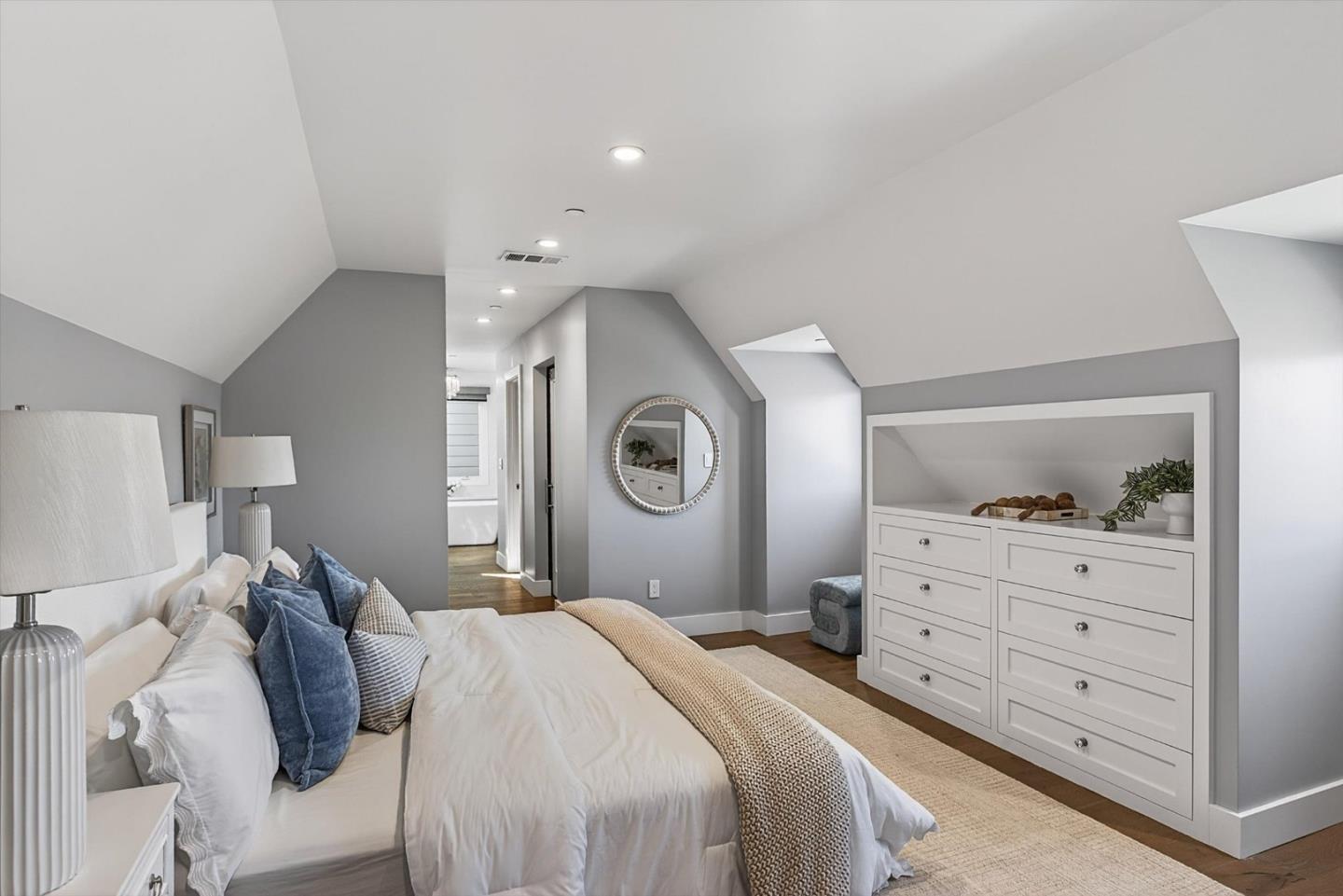 Detail Gallery Image 19 of 62 For 2241 Dry Creek Rd, San Jose,  CA 95124 - 5 Beds | 5/1 Baths