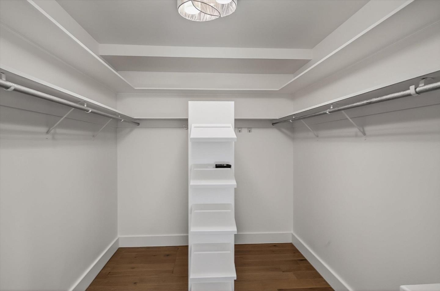 Detail Gallery Image 26 of 62 For 2241 Dry Creek Rd, San Jose,  CA 95124 - 5 Beds | 5/1 Baths