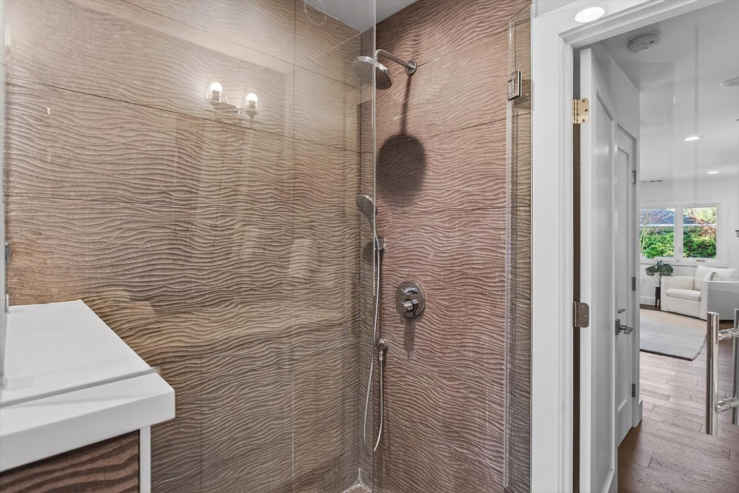 Detail Gallery Image 27 of 62 For 2241 Dry Creek Rd, San Jose,  CA 95124 - 5 Beds | 5/1 Baths