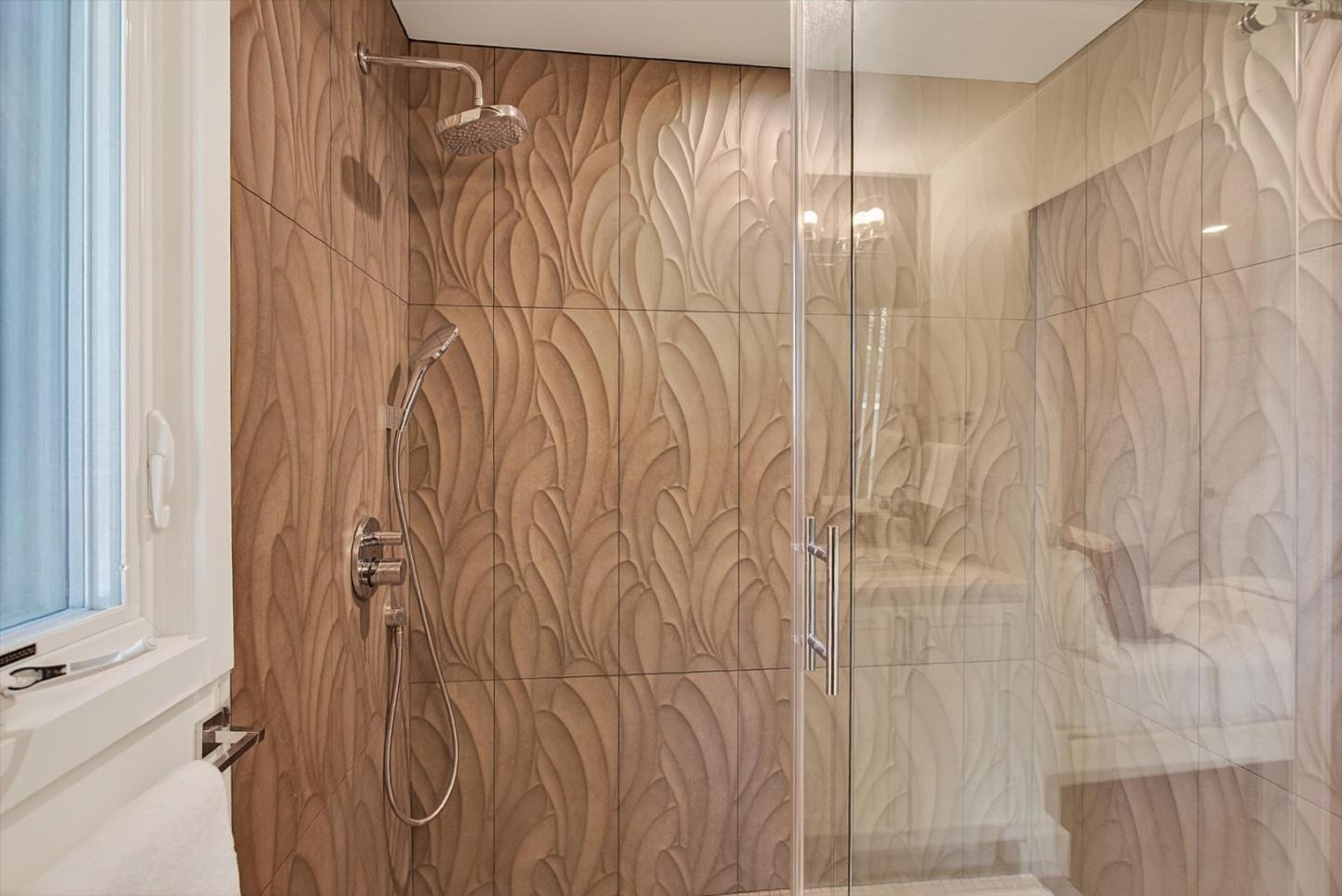 Detail Gallery Image 32 of 62 For 2241 Dry Creek Rd, San Jose,  CA 95124 - 5 Beds | 5/1 Baths