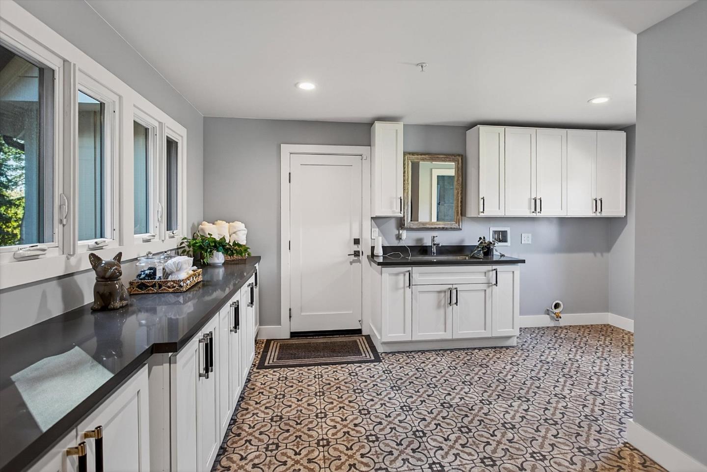 Detail Gallery Image 34 of 62 For 2241 Dry Creek Rd, San Jose,  CA 95124 - 5 Beds | 5/1 Baths