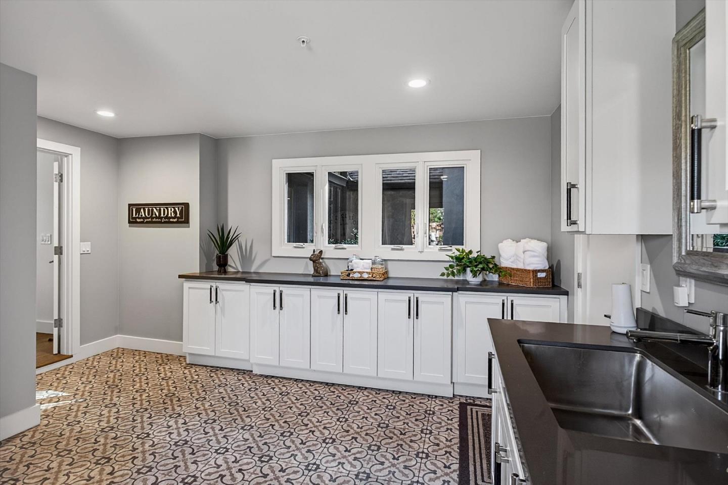 Detail Gallery Image 35 of 62 For 2241 Dry Creek Rd, San Jose,  CA 95124 - 5 Beds | 5/1 Baths