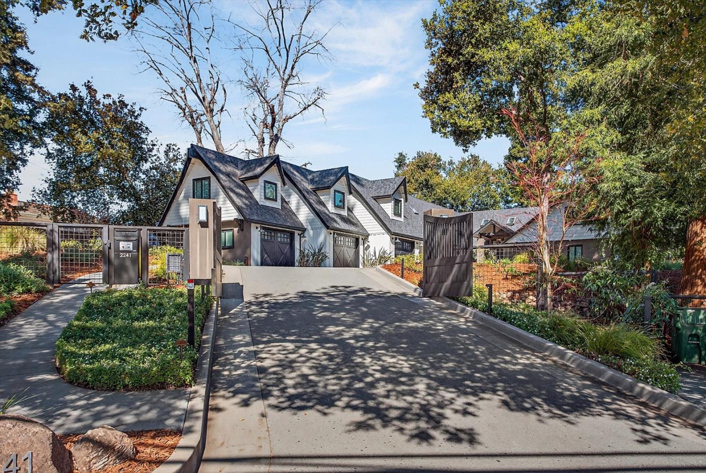 Detail Gallery Image 4 of 62 For 2241 Dry Creek Rd, San Jose,  CA 95124 - 5 Beds | 5/1 Baths