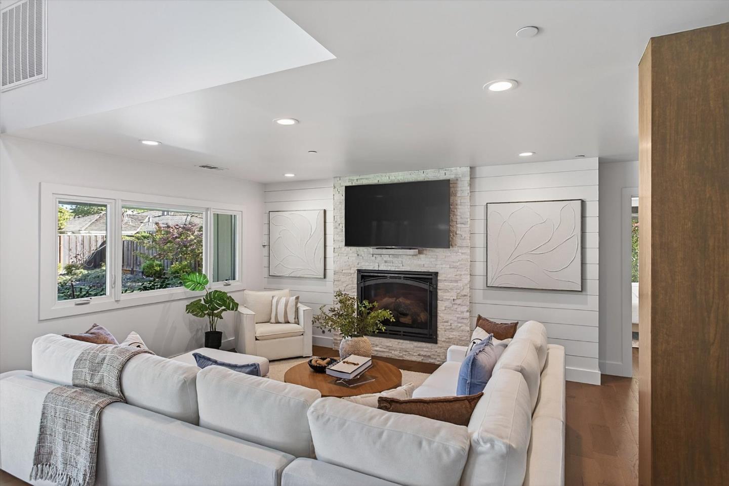 Detail Gallery Image 8 of 62 For 2241 Dry Creek Rd, San Jose,  CA 95124 - 5 Beds | 5/1 Baths