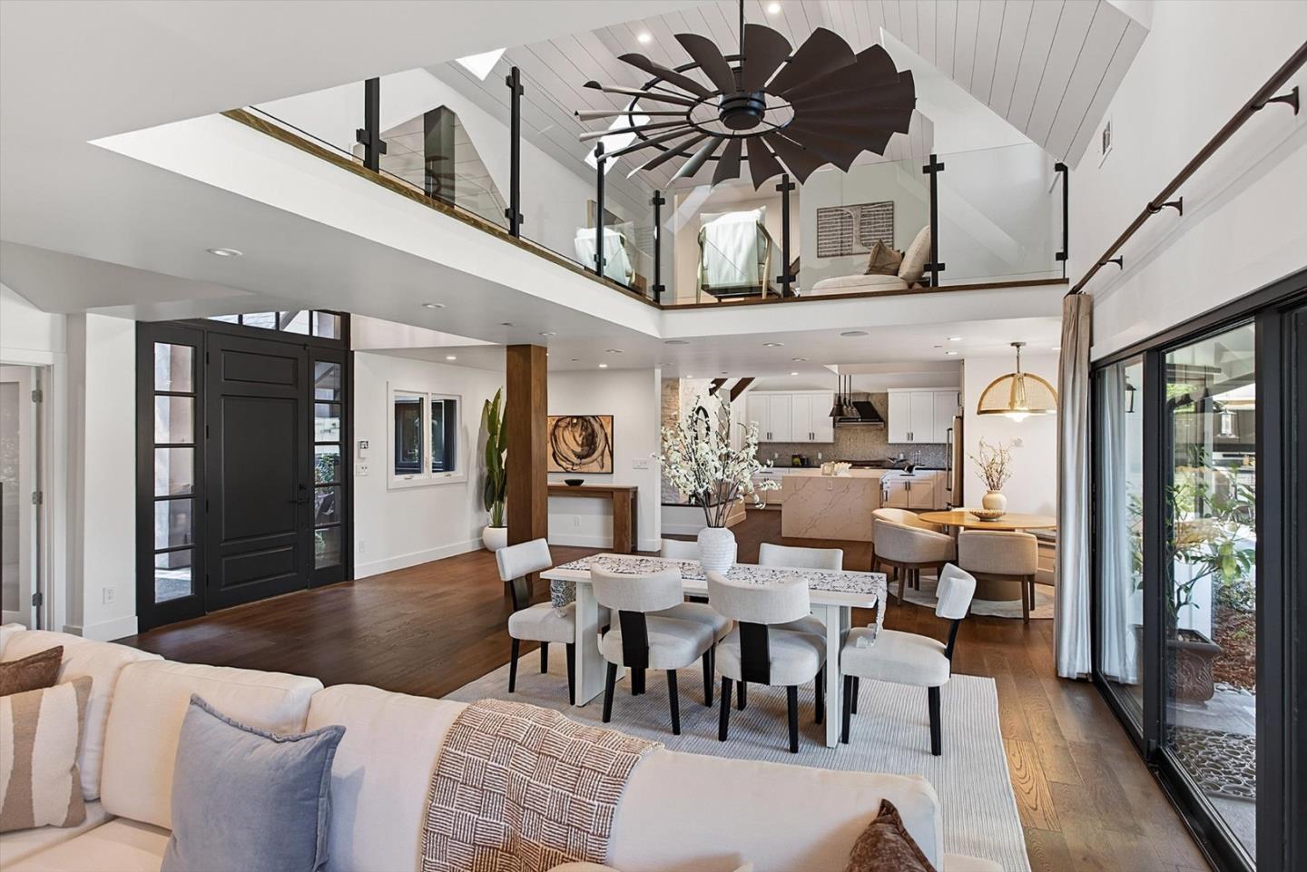 Detail Gallery Image 9 of 62 For 2241 Dry Creek Rd, San Jose,  CA 95124 - 5 Beds | 5/1 Baths