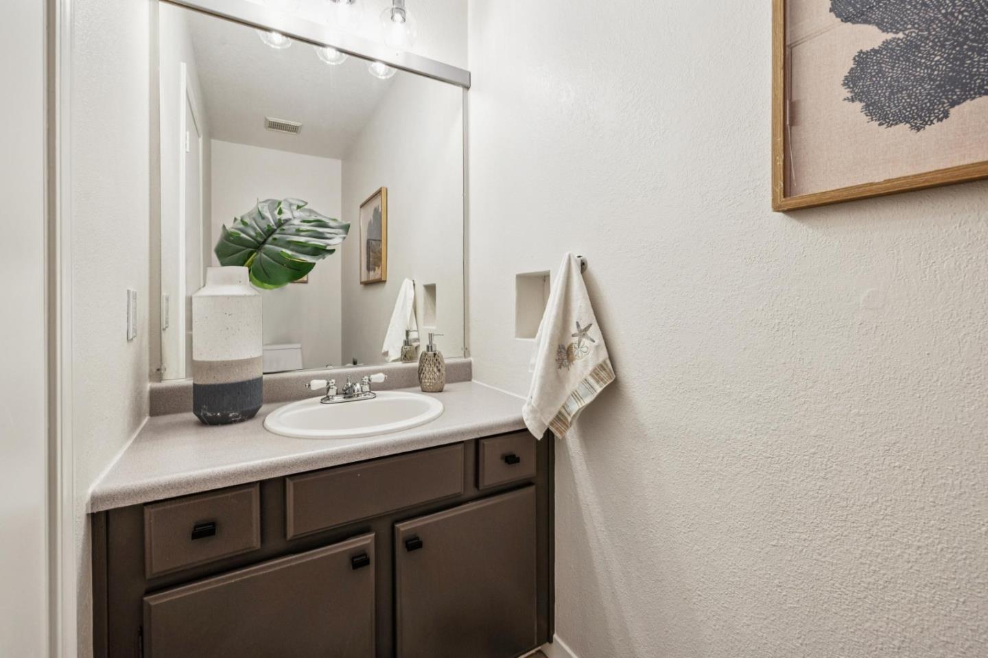Detail Gallery Image 17 of 42 For 146 Albacore Ln, Foster City,  CA 94404 - 3 Beds | 2/1 Baths