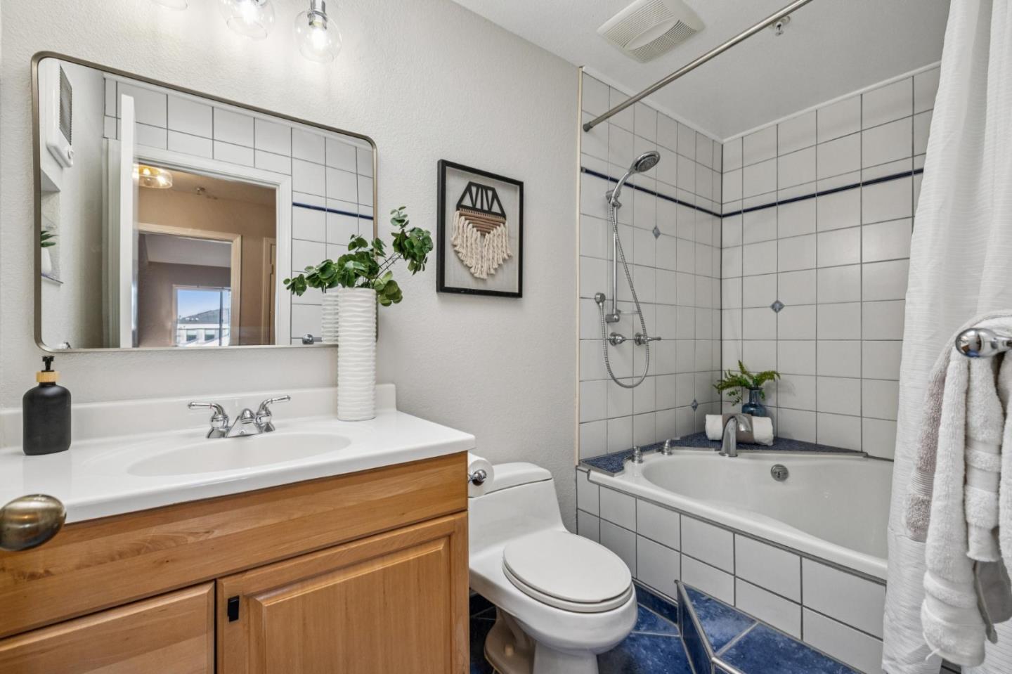 Detail Gallery Image 32 of 42 For 146 Albacore Ln, Foster City,  CA 94404 - 3 Beds | 2/1 Baths