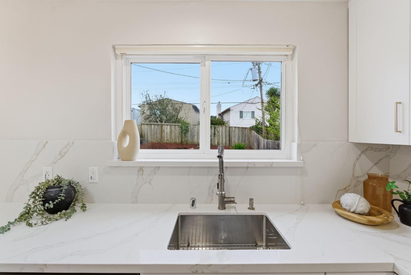 Detail Gallery Image 20 of 62 For 356 Firecrest Ave, Pacifica,  CA 94044 - 4 Beds | 2/1 Baths