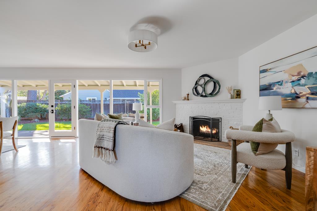 Detail Gallery Image 10 of 63 For 11891 Brookglen Dr, Saratoga,  CA 95070 - 3 Beds | 2/1 Baths