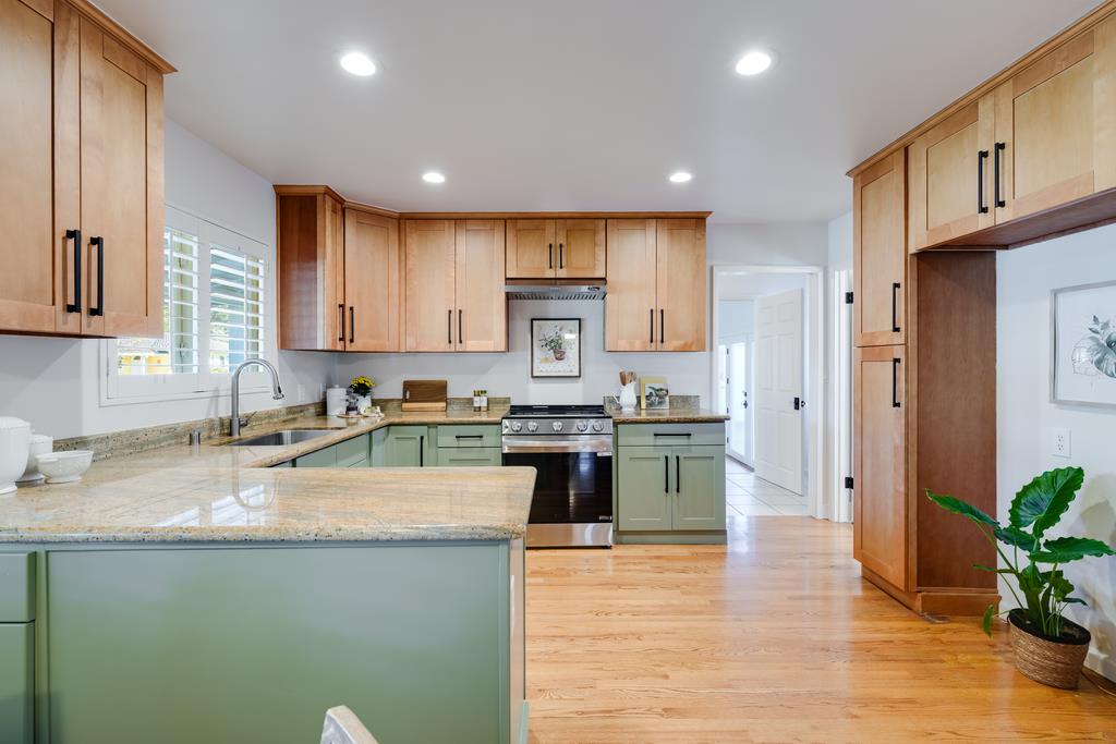 Detail Gallery Image 19 of 63 For 11891 Brookglen Dr, Saratoga,  CA 95070 - 3 Beds | 2/1 Baths