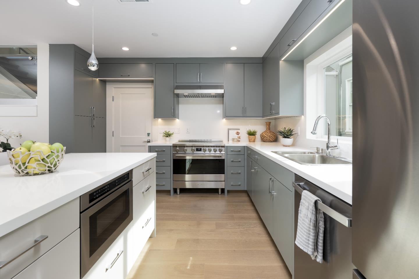 Detail Gallery Image 14 of 63 For 141 & 141b 15th Ave, San Mateo,  CA 94402 - 6 Beds | 5 Baths