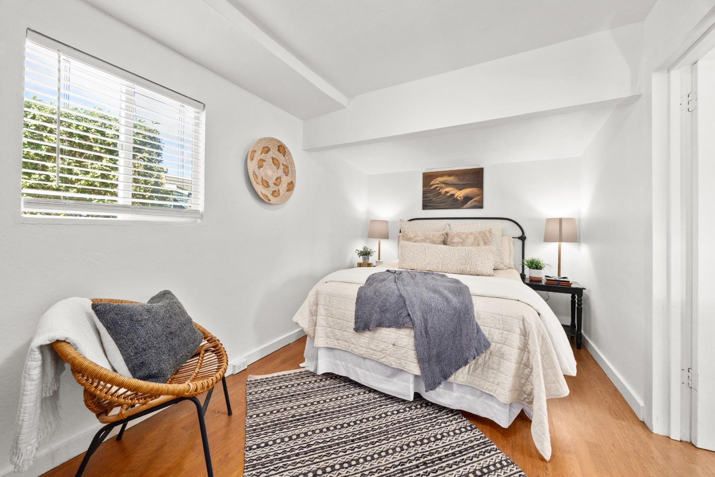 Detail Gallery Image 17 of 34 For 302 Laurel St, Santa Cruz,  CA 95060 - 2 Beds | 1 Baths