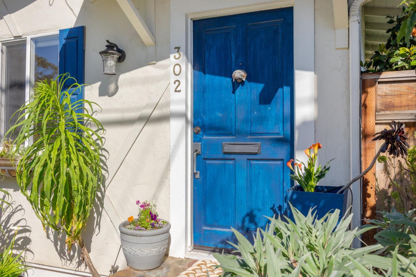 Detail Gallery Image 3 of 34 For 302 Laurel St, Santa Cruz,  CA 95060 - 2 Beds | 1 Baths