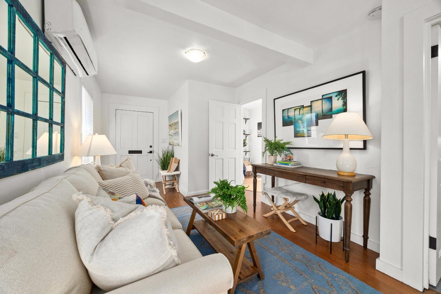 Detail Gallery Image 4 of 34 For 302 Laurel St, Santa Cruz,  CA 95060 - 2 Beds | 1 Baths