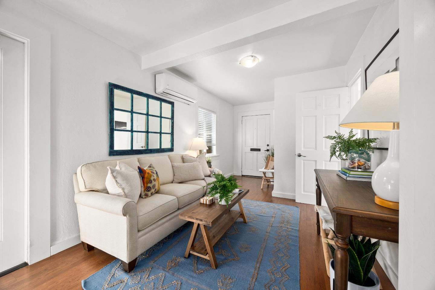 Detail Gallery Image 5 of 34 For 302 Laurel St, Santa Cruz,  CA 95060 - 2 Beds | 1 Baths