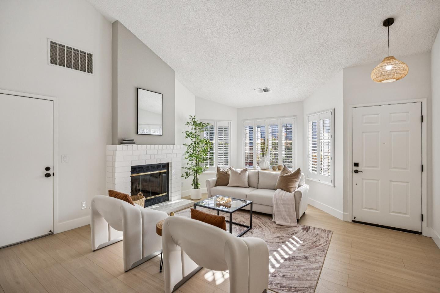 Detail Gallery Image 21 of 68 For 1522 Fujiko Dr, San Jose,  CA 95131 - 2 Beds | 2 Baths