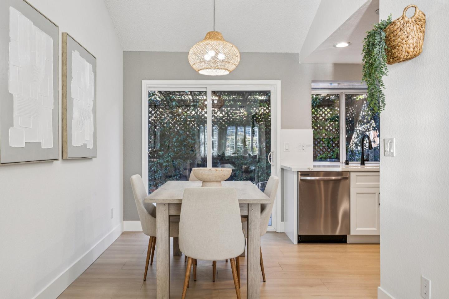 Detail Gallery Image 26 of 68 For 1522 Fujiko Dr, San Jose,  CA 95131 - 2 Beds | 2 Baths