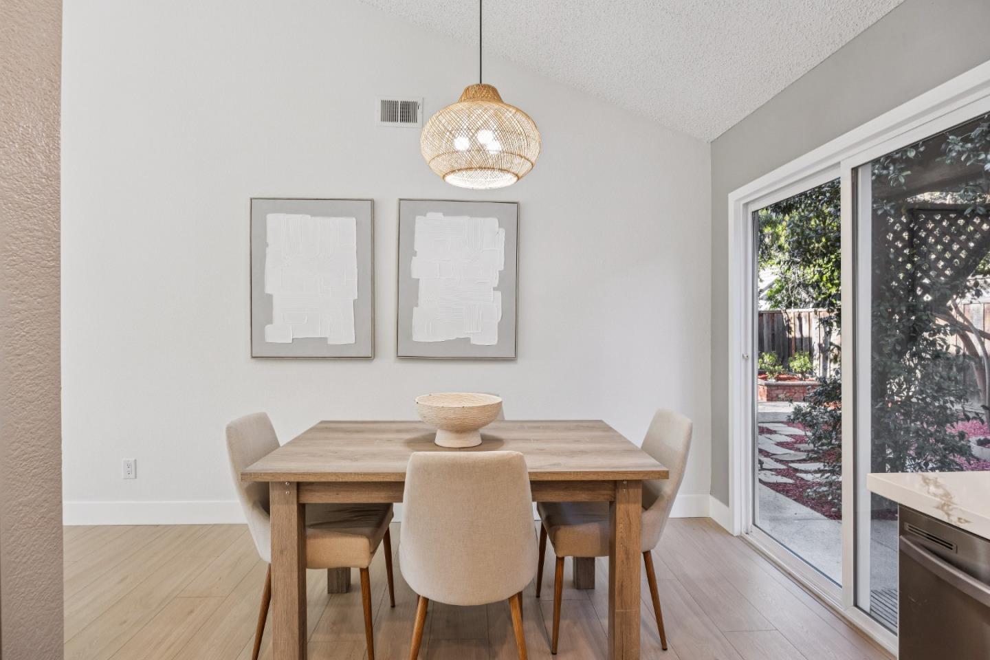 Detail Gallery Image 29 of 68 For 1522 Fujiko Dr, San Jose,  CA 95131 - 2 Beds | 2 Baths