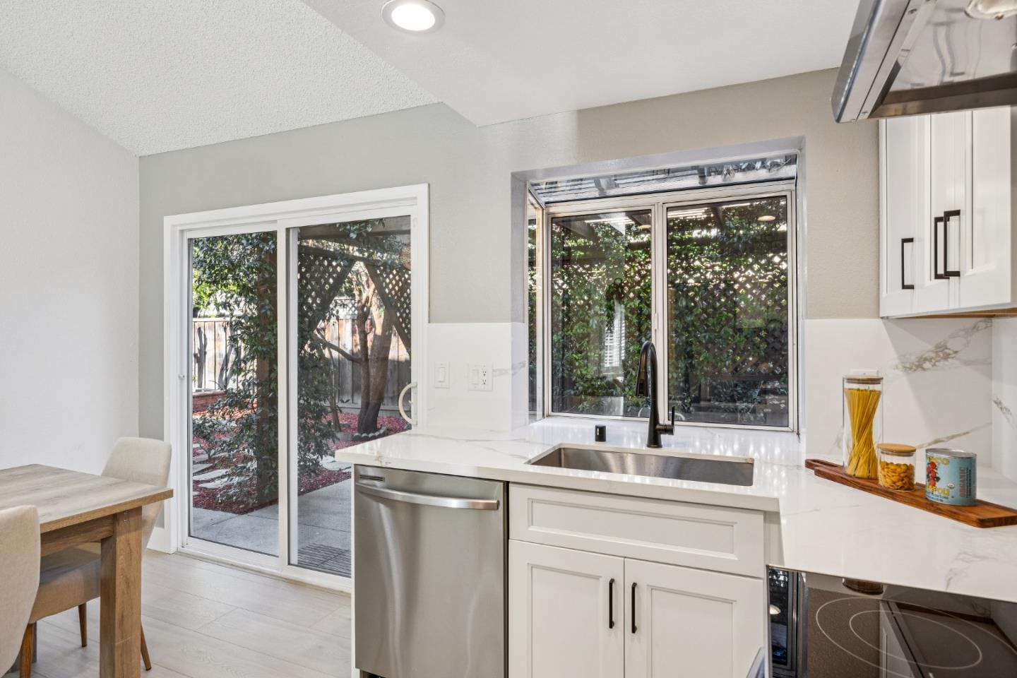 Detail Gallery Image 35 of 68 For 1522 Fujiko Dr, San Jose,  CA 95131 - 2 Beds | 2 Baths