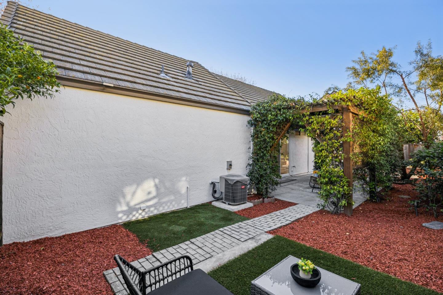 Detail Gallery Image 51 of 68 For 1522 Fujiko Dr, San Jose,  CA 95131 - 2 Beds | 2 Baths