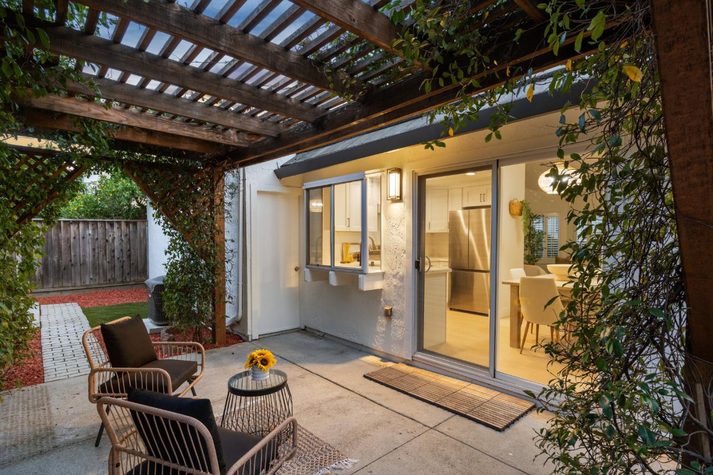 Detail Gallery Image 6 of 68 For 1522 Fujiko Dr, San Jose,  CA 95131 - 2 Beds | 2 Baths