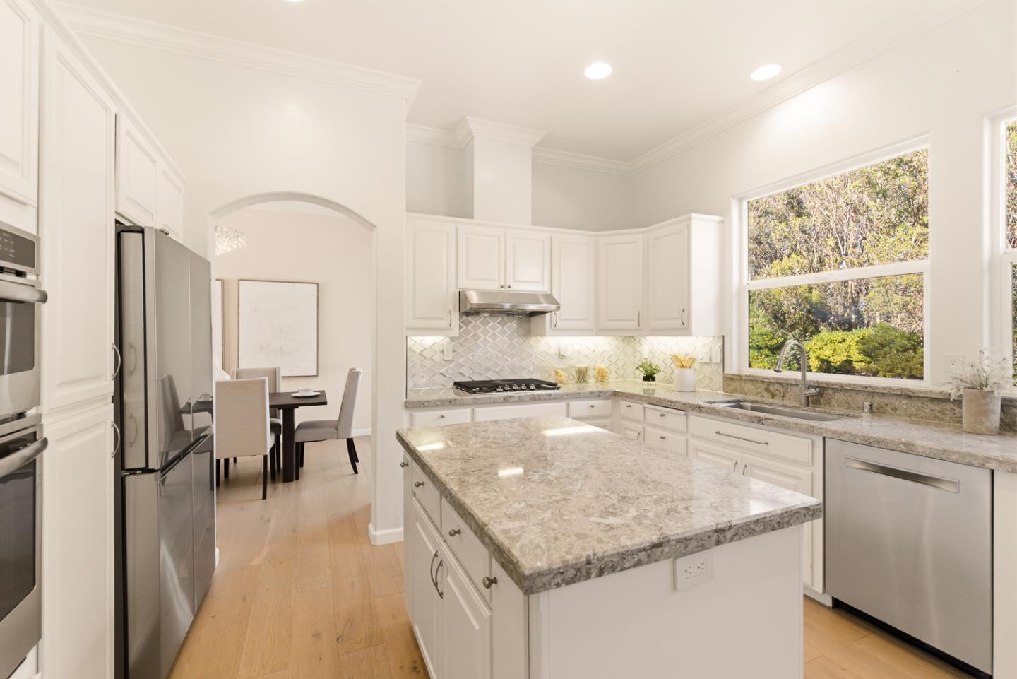 Detail Gallery Image 15 of 41 For 55 Buena Vista Rd, South San Francisco,  CA 94080 - 4 Beds | 3 Baths