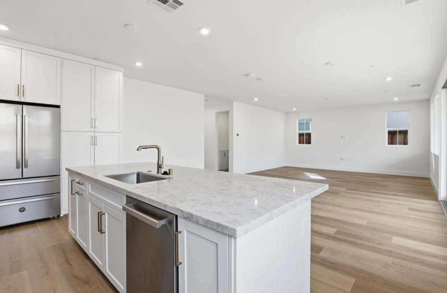 Detail Gallery Image 3 of 31 For 7344 Ailes Ct, Gilroy,  CA 95020 - 4 Beds | 3 Baths