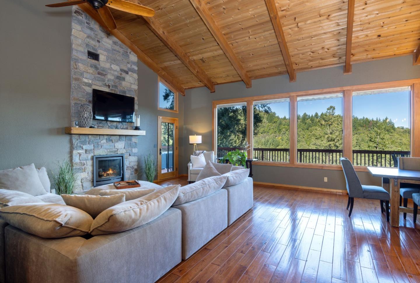 Detail Gallery Image 10 of 36 For 22125 Miller Ridge Rd, Los Gatos,  CA 95033 - 4 Beds | 3 Baths