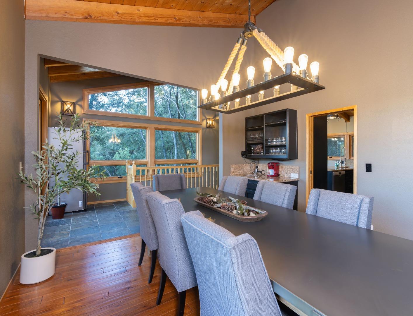 Detail Gallery Image 12 of 36 For 22125 Miller Ridge Rd, Los Gatos,  CA 95033 - 4 Beds | 3 Baths