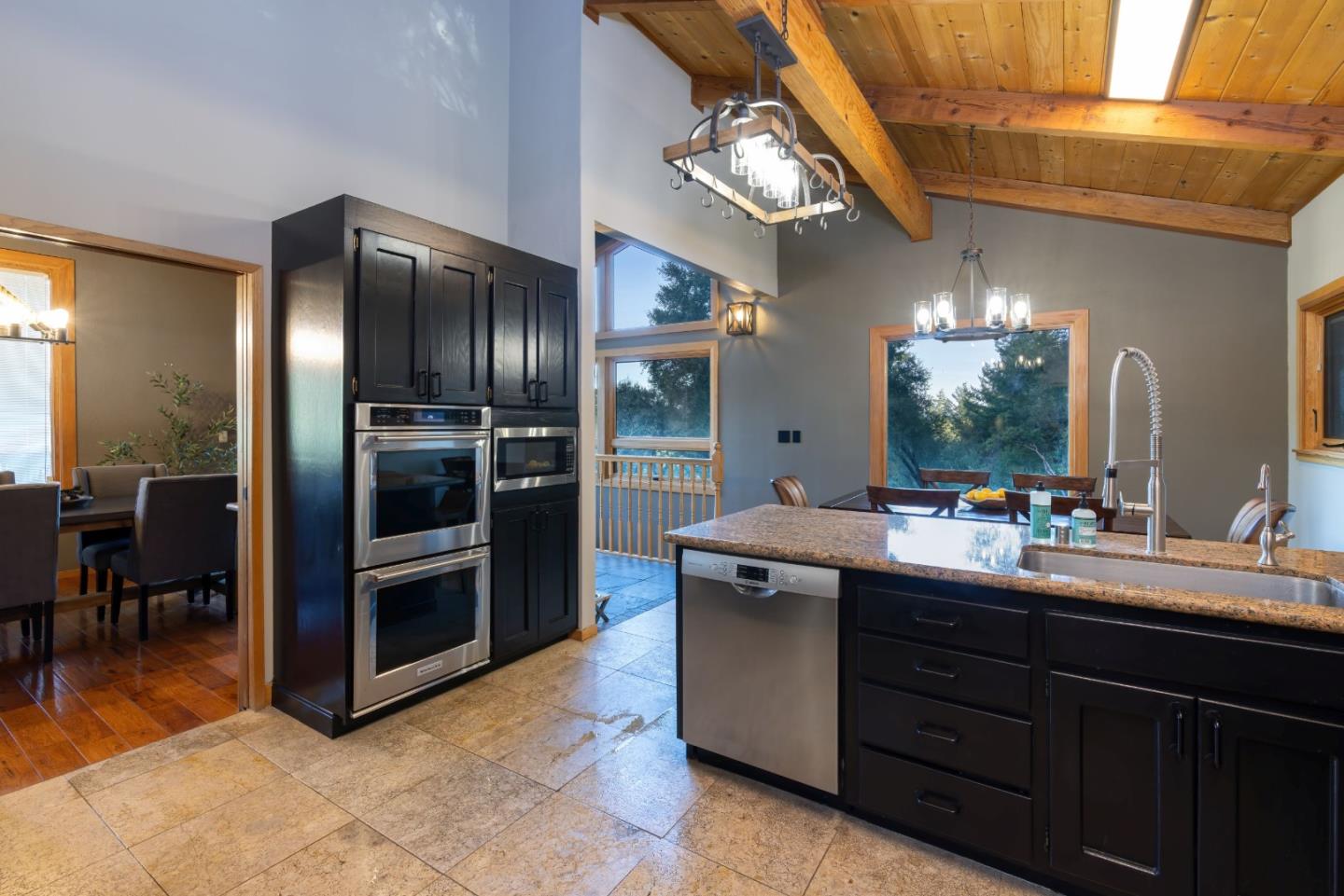 Detail Gallery Image 18 of 36 For 22125 Miller Ridge Rd, Los Gatos,  CA 95033 - 4 Beds | 3 Baths