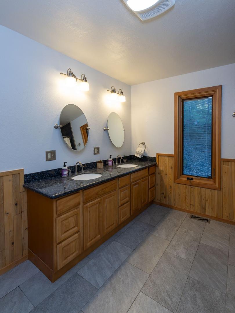 Detail Gallery Image 26 of 36 For 22125 Miller Ridge Rd, Los Gatos,  CA 95033 - 4 Beds | 3 Baths