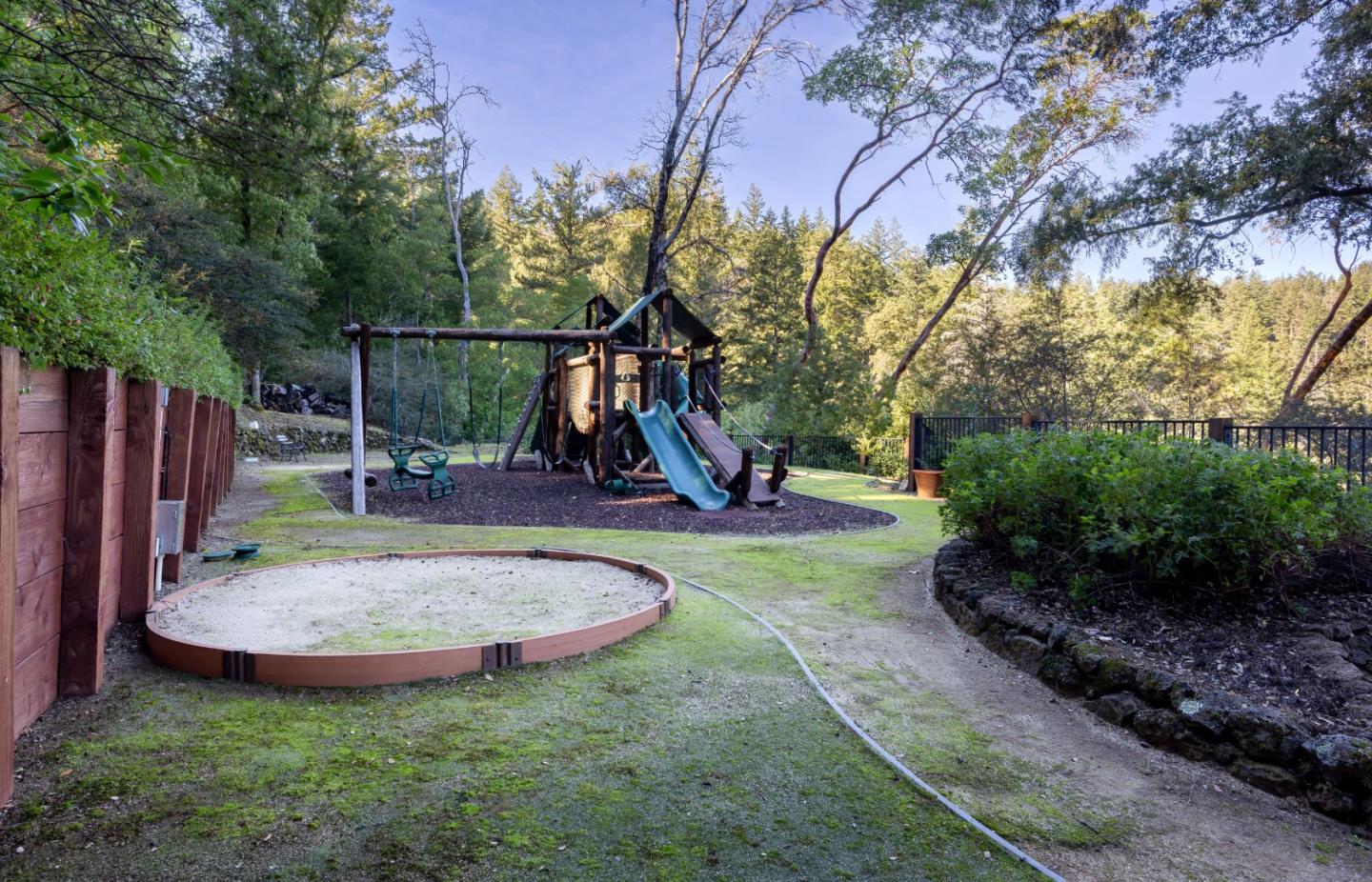 Detail Gallery Image 5 of 36 For 22125 Miller Ridge Rd, Los Gatos,  CA 95033 - 4 Beds | 3 Baths