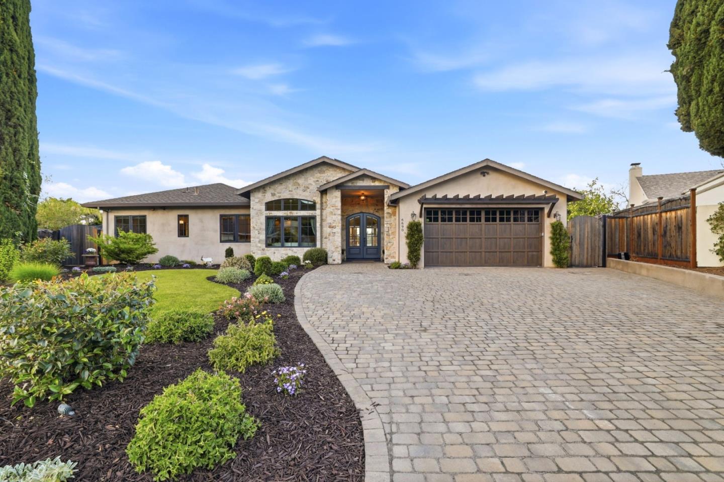 Detail Gallery Image 3 of 66 For 6690 Indian Springs Ct, San Jose,  CA 95120 - 5 Beds | 3/1 Baths