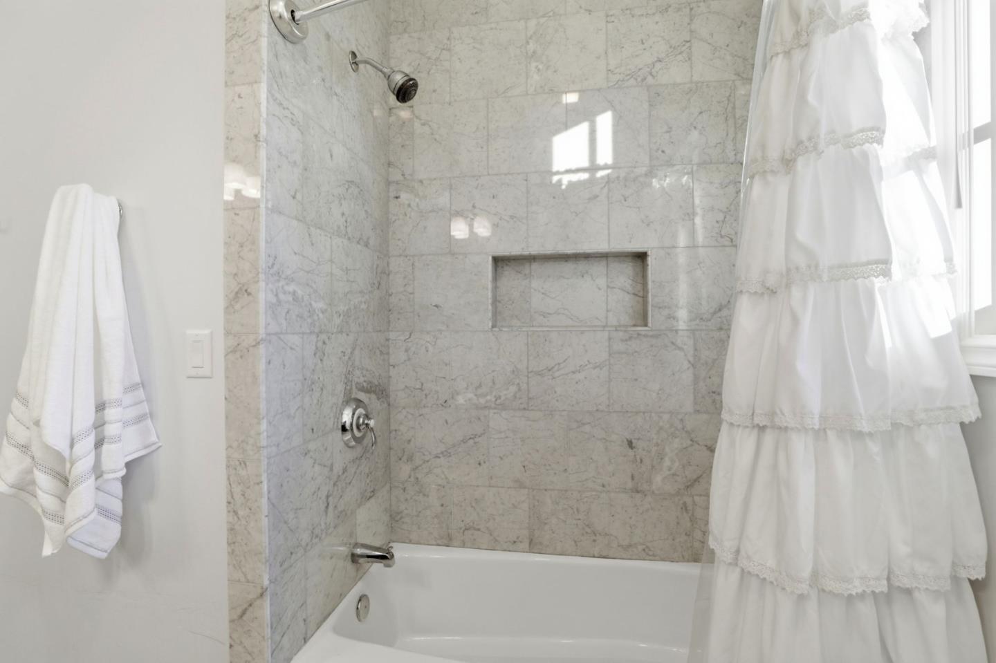 Detail Gallery Image 33 of 66 For 6690 Indian Springs Ct, San Jose,  CA 95120 - 5 Beds | 3/1 Baths