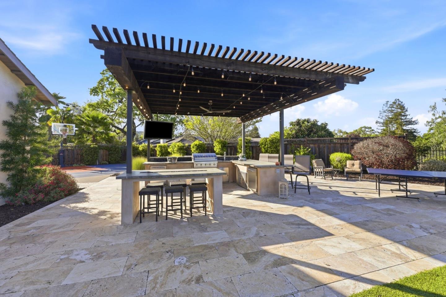 Detail Gallery Image 39 of 66 For 6690 Indian Springs Ct, San Jose,  CA 95120 - 5 Beds | 3/1 Baths