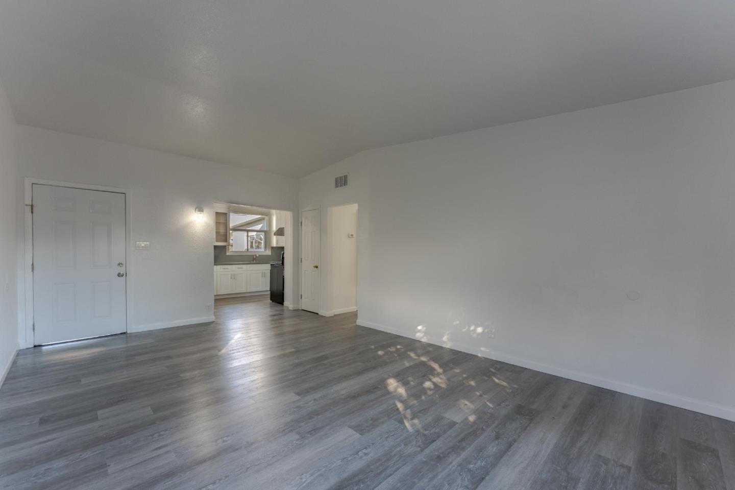 Detail Gallery Image 6 of 29 For 2656 Gonzaga St, East Palo Alto,  CA 94303 - 3 Beds | 1 Baths
