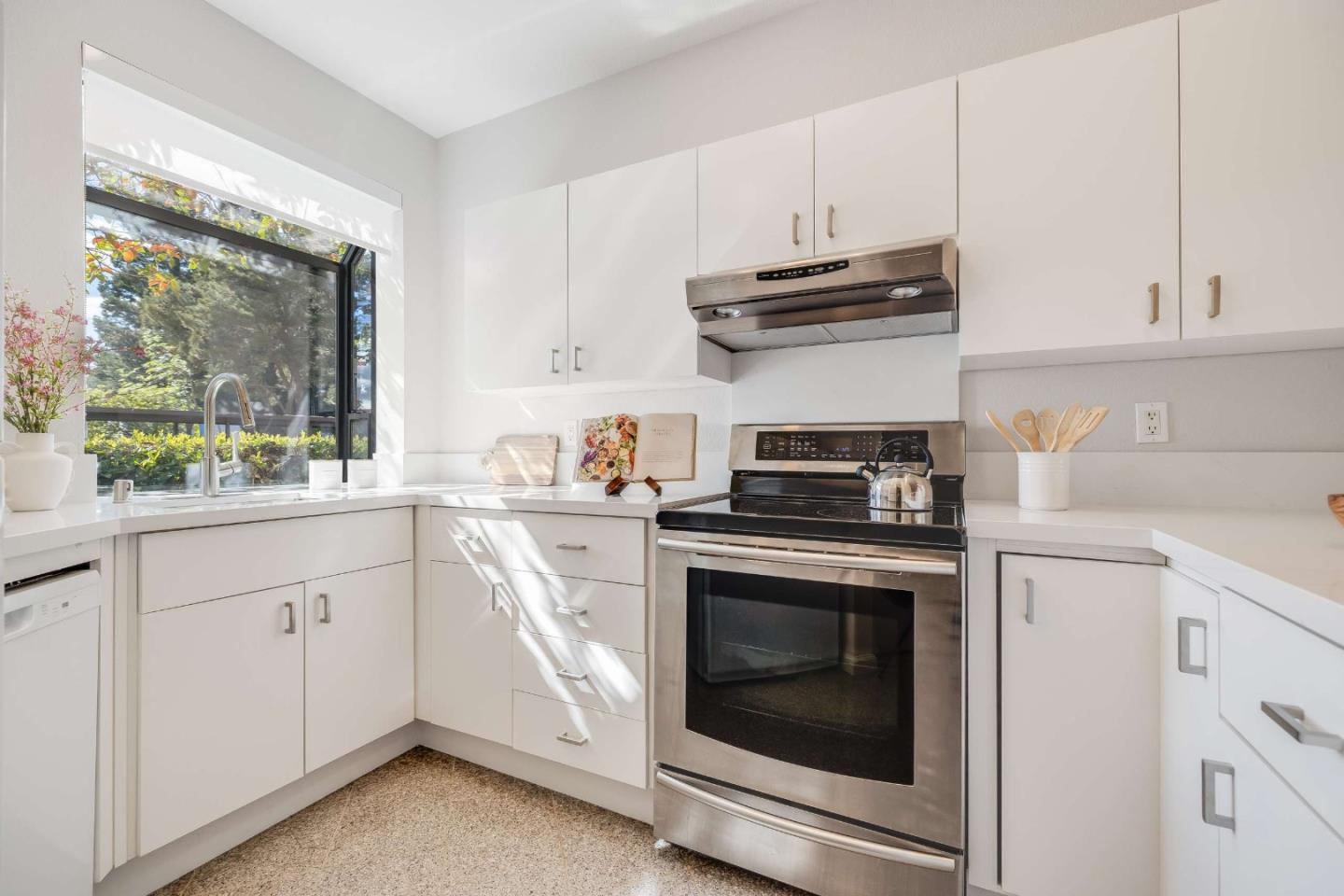 Photo #6: ML82037383 Listing: Photo #6